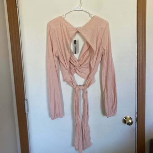 Fashion, nova extra, large, twisted and confused, blush, pink crop top Thai back - Picture 6 of 6